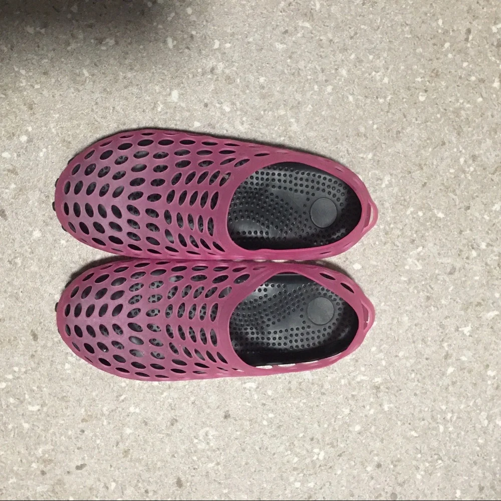 Pink Perforated Water Shoes Clogs Slip On Aqua Beach Pool Shower Flats Like New